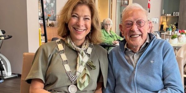 Foto: 103-jarige heer Prins weer jaartje ouder en nog steeds oudste inwoner van Nunspeet