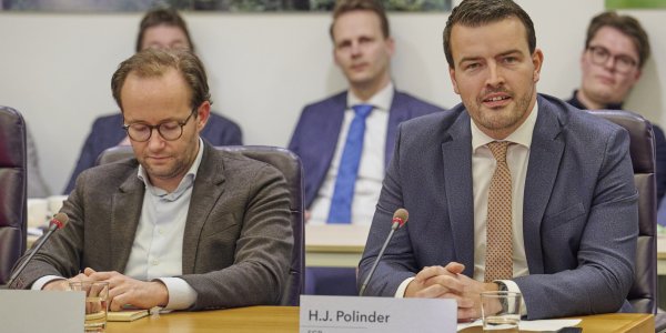 Foto: Politieke kaarten geschud: Nunspeet op weg naar spannende formatie