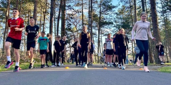 Foto: Aftrap Jeugdkeiler met eerste training: 18 teams al paraat